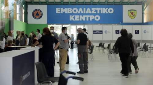 AstraZeneca: Ποιοι πρέπει να αλλάξουν εμβόλιο στη 2η δόση - Πότε θα ενημερώνονται με sms οι κάτω των 60