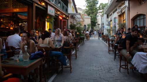 Κορονοϊός: Ανησυχία για τα 638 νέα κρούσματα στην Αττική και τα 330 στη Θεσσαλονίκη - Πέφτει η Κρήτη, ανεβαίνουν Αχαΐα και Ηλεία