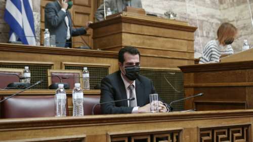 Μήνυμα Πλεύρη στους υγειονομικούς: Δεν αίρεται η αναστολή - Εμβολιαστείτε και επιστρέψτε στις δουλειές σας