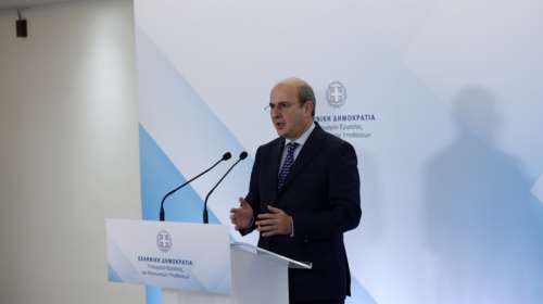 Χατζηδάκης: Τέλος της τετραετίας οι εκλογές - Δεν είμαστε πολιτικοί χαρτοπαίκτες