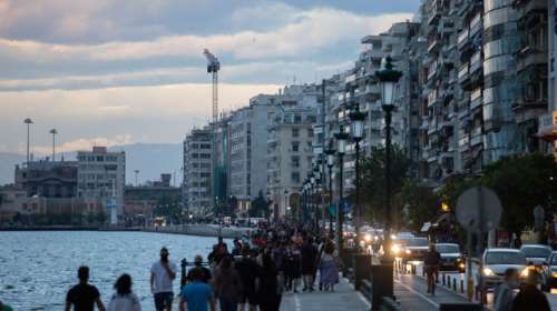 Κορονοϊός: &quot;Βράζει&quot; η Θεσσαλονίκη με 356 νέα κρούσματα - 451 στην Αττική - Η Λάρισα με 103 ξεπέρασε την Κρήτη