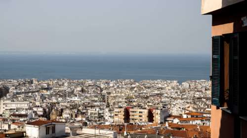 Τραγωδία στη Θεσσαλονίκη: Ξεψύχησε η 22χρονη που έπεσε από ταράτσα λίγο πριν την Πρωτοχρονιά