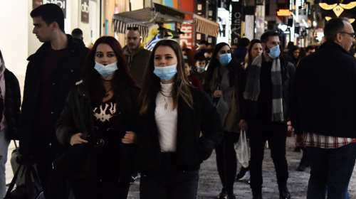 Μετάλλαξη Όμικρον: Πολλαπλασιάζεται πολύ γρηγορότερα από τη Δέλτα - Ετσι θα μάθουμε αν προκαλεί πιο πολλές σοβαρές λοιμώξεις