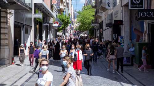 Προειδοποίηση Καπραβέλου: Το τείχος ανοσίας των εμβολιασμένων εξασθενεί - &quot;Ρήγμα&quot; οι ανεμβολίαστοι
