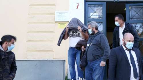Μοσχάτο: Δικάζεται ο 45χρονος καθηγητής που κατηγορείται ότι παρενόχλησε 11χρονη μαθήτριά του [εικόνες]