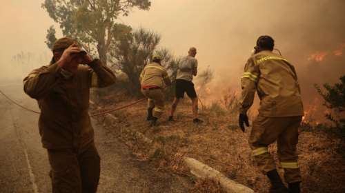Στη μάχη της κατάσβεσης και ο στρατός με ισχυρές δυνάμεις