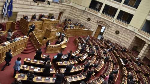 Βουλή: Με 166 "ναι" πέρασε το νομοσχέδιο του Υπουργείου Παιδείας για την τριτοβάθμια εκπαίδευση