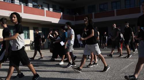 Κορονοϊός: Χωρίς μάσκες το άνοιγμα των σχολείων - Τι θα συμβεί όταν ένας μαθητής βρεθεί θετικός [Βίντεο]