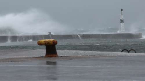 Καταιγίδες, χιόνια και πτώση της θερμοκρασίας το Σάββατο