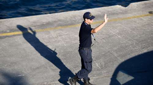 Πυροβολισμοί στη Γλυφάδα: Λιμενικοί καταδίωξαν Ρομά που έκλεβαν καταλύτες