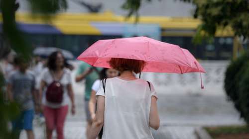 Πότε και από ποιες περιοχές ξεκινούν οι καταιγίδες - Επιδείνωση του καιρού με πτώση θερμοκρασίας και χαλάζι [χάρτες]