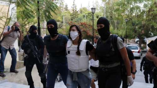 Γιάφκα στο Κουκάκι: Αυτοί είναι οι τρεις συλληφθέντες - Οδηγήθηκαν στην Ευελπίδων [Εικόνες - Βίντεο]