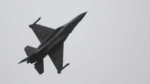 Ανδραβίδα: Βρέθηκαν τα συντρίμμια του Φάντομ- Δεν είδαν να πέφτουν με αλεξίπτωτο οι δυο πιλότοι, συνεχίζεται η έρευνα