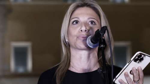 Καρυστιανού για την έφοδο της ΑΑΔΕ στον Σύλλογο των Τεμπών: Δόλιο χτύπημα της κυβέρνησης για την τρομοκράτησή μας