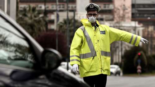 Στο τραπέζι η αυστηροποίηση των μέτρων περιορισμού - Αυξάνονται οι παραβάσεις