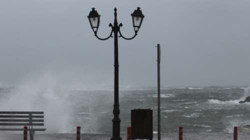 Καιρός: Συναγερμός από τους μετεωρολόγους για δύσκολο βράδυ - Ποιες περιοχές κινδυνεύουν από καταιγίδες και πλημμύρες