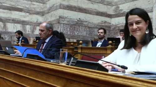 Πρεμιέρα αύριο για τις Πανελλαδικές: Όλα είναι έτοιμα, δηλώνει η Νίκη  Κεραμέως