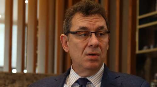 Σίγουρος ο Μπουρλά: &quot;Ετοιμοι να αντιμετωπίσουμε τη μετάλλαξη Όμικρον - Εμβόλιο σε 100 ημέρες αν χρειαστεί&quot;