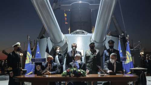 Φρεγάτες Belharra και μαχητικά Rafale: Έπεσαν οι τελικές υπογραφές στο ιστορικό Θωρηκτό &quot;Αβέρωφ&quot; [Εικόνες]