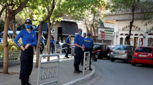 Μοντέλο &quot;Βαρνάβα&quot; στην Κυψέλη: Σε αστυνομικό κλοιό η πλατεία Αγίου Γεωργίου για να σταματήσουν τα κορονοπάρτι [Εικόνες]
