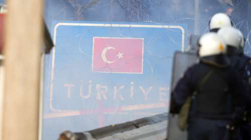 Έβρος: Οι Τούρκοι ρίχνουν χημικά στις ελληνικές δυνάμεις - Ο ρόλος των drone