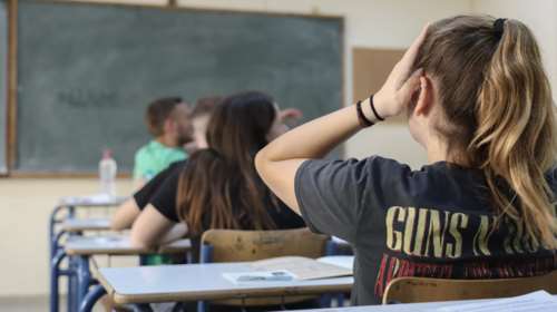 Πανελλήνιες 2022: Ψυχρολουσία - Σε ποια μαθήματα έγραψαν κάτω από τη βάση πολλοί μαθητές - Εξαίρεση τα Αρχαία Ελληνικά