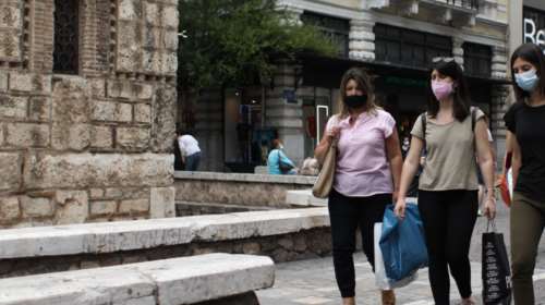 Κορονοϊός: Σε ύφεση η πανδημία - "Καμπανάκι" Χαρδαλιά για 28 περιοχές στη χώρα