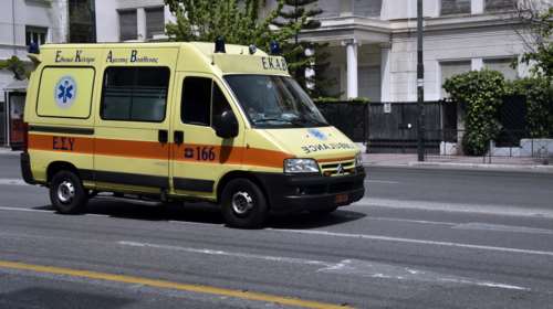 Τραγωδία στο Παγκράτι: Αυτοκτόνησε 21χρονη - Βούτηξε στο κενό και έπεσε στον δρόμο