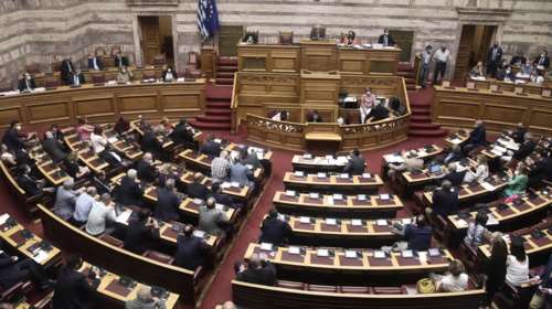 Βουλή: Με 158 &quot;ναι&quot; υπερψηφίστηκε το νομοσχέδιο για το νέο σχολείο