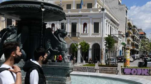 Κορονοϊός: Ξέφυγε η κατάσταση σε Αχαΐα και Ιωάννινα -  Σε &quot;καραντίνα&quot; με μάσκες υποχρεωτικά παντού