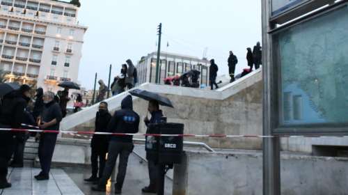 Συναγερμός στο μετρό: Τηλεφώνημα για βόμβα στους σταθμούς Σύνταγμα και Μοναστηράκι - Αποκαταστάθηκε η κυκλοφορία