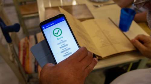 Γιατί αλλάζει το πιστοποιητικό εμβολιασμού, πότε αποφασίζει η Επιτροπή Εμπειρογνωμόνων - Τα σενάρια για την τέταρτη δόση