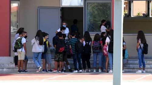 Παρατηρητήριο ΝΔ: Τα τρία Fake news για το άνοιγμα των σχολείων