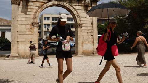 Nέο κύμα ζέστης από την Τρίτη με τη χώρα μοιρασμένη στα δύο - Η πρόγνωση Μαρουσάκη για το τριήμερο του Αγίου Πνεύματος