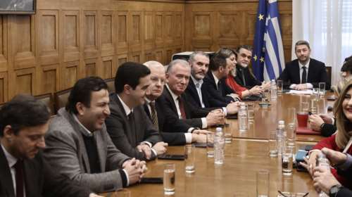 Γκρίνιες στο ΠΑΣΟΚ για τις συνεργασίες με αριστερά κόμματα - &quot;Δεν έχει βάση να πάμε σε λαϊκό μέτωπο - Θα πάμε στο 5%&quot;