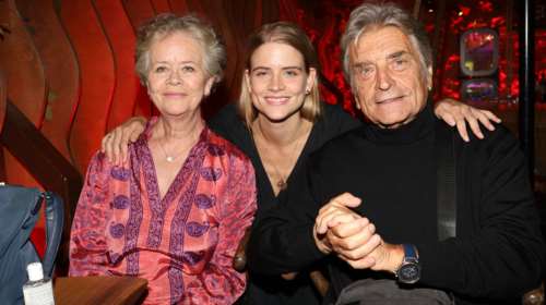 Σπάνια εμφάνιση: Η Δανάη Μιχαλάκη μαζί με τους γονείς της, Γιώργο και Σούζαν [Εικόνες]