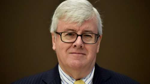 Guardian: Τέσσερις γυναίκες κατηγορούν για σεξουαλική παρενόχληση τον πρόεδρο του κολοσσού της Tesco