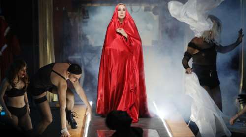 Μπέττυ Βακαλίδου: &quot;Τον θάνατο της μητέρας της τον έμαθε τυχαία στα ΚΕΠ&quot; [Βίντεο]