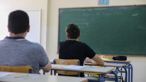Πώς θα ανοίξουν τα σχολεία: Με "βάρδιες" και θα προηγηθει η Γ Λυκείου