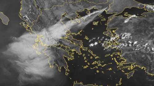 Η εντυπωσιακή φωτογραφία του Meteo για τις φωτιές στον Εβρο: Ο καπνός έφθασε στο Ιόνιο [εικόνα]