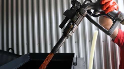 &quot;Τσούζει&quot; το πετρέλαιο θέρμανσης: Οι τρεις προϋποθέσεις για να διατηρηθεί στο 1,4 ευρώ το λίτρο