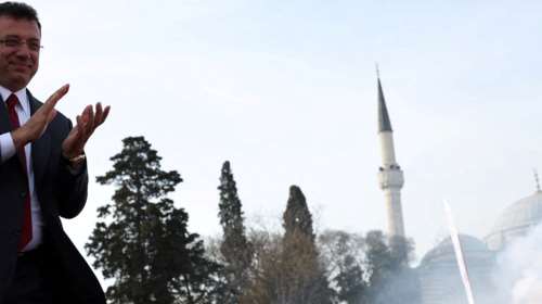 Ιμάμογλου στο Politico: "Εγώ μπορώ να νικήσω τον Ερντογάν - Η Ελλάδα παραβιάζει τις συμφωνίες στο Αιγαίο"