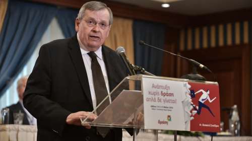 Στέφανος Μάνος: Εκθειάζει τον Κυριάκο Πιερρακάκη - Γιατί τα βάζει με την κυβέρνηση