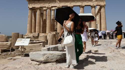 &quot;Καμίνι&quot; η χώρα και τη νύχτα - Στους 30 βαθμούς η θερμοκρασία τις βραδινές ώρες - Πού θα δείξει 43άρια ο υδράργυρος την Πέμπτη