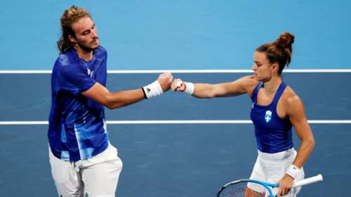 Σύγκρουση τρένων στα Τέμπη: Οι αναρτήσεις των Τσιτσιπά και Σάκκαρη για την εθνική τραγωδία- 'Η καρδιά μας πονάει"