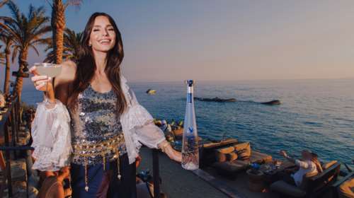 Ένα βράδυ με την Ηλιάνα Παπαγεωργίου και την ultra premium βότκα Grey Goose Altius στα πιο διάσημα club της Μυκόνου