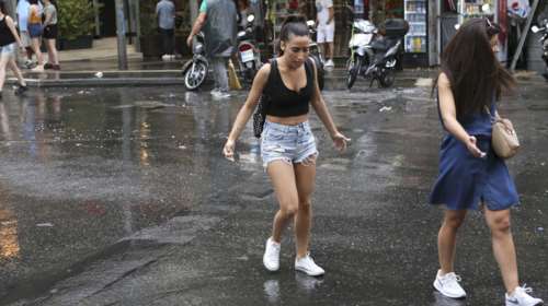 Καιρός: Καταιγίδες, χαλάζι και ισχυροί άνεμοι μέχρι το απόγευμα – Επικαιροποιήθηκε το έκτακτο δελτίο