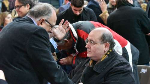 &quot;Συντροφική&quot; αλληλεγγύη Φίλη σε Παπαδημούλη για τα 38 ακίνητα: Εχει χρήμα καθαρό και φορολογημένο