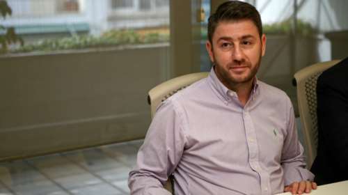 Νίκος Ανδρουλάκης: Η μαντινάδα που αφιέρωσε στα στελέχη του ΠΑΣΟΚ [βίντεο]