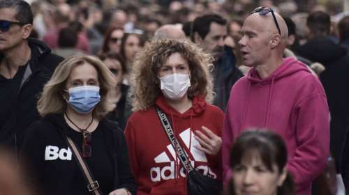 Κορονοϊός: Έκρηξη κρουσμάτων, 62 νέοι θάνατοι - Αύξηση καταγράφουν γρίπη και RSV